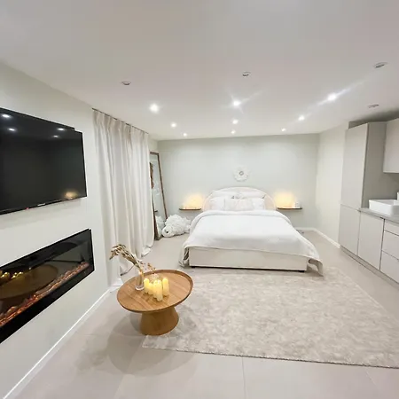 Apartment Romantique Avec Jacuzzi Antibes