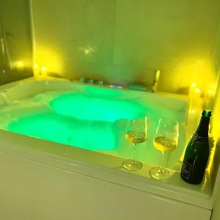 Romantique Avec Bain - Sans Bulles Apartamento